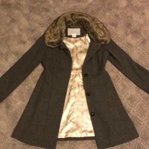 Cooperative jacket with fur colar